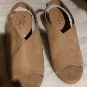 Tan Dexflex comfort Peep Toe Wrap Shoes